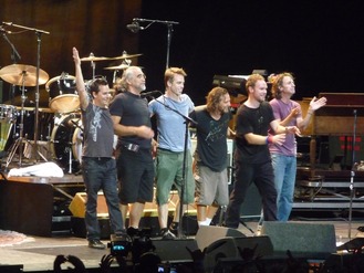 Pearl Jam «reemplaza» a su baterista Matt Cameron por Covid
