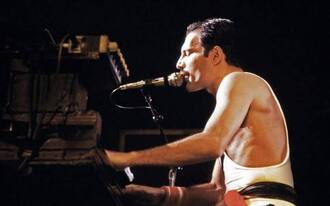 El piano de Freddie Mercury sale a subasta