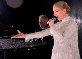 Céline Dion regresa a los escenarios en París